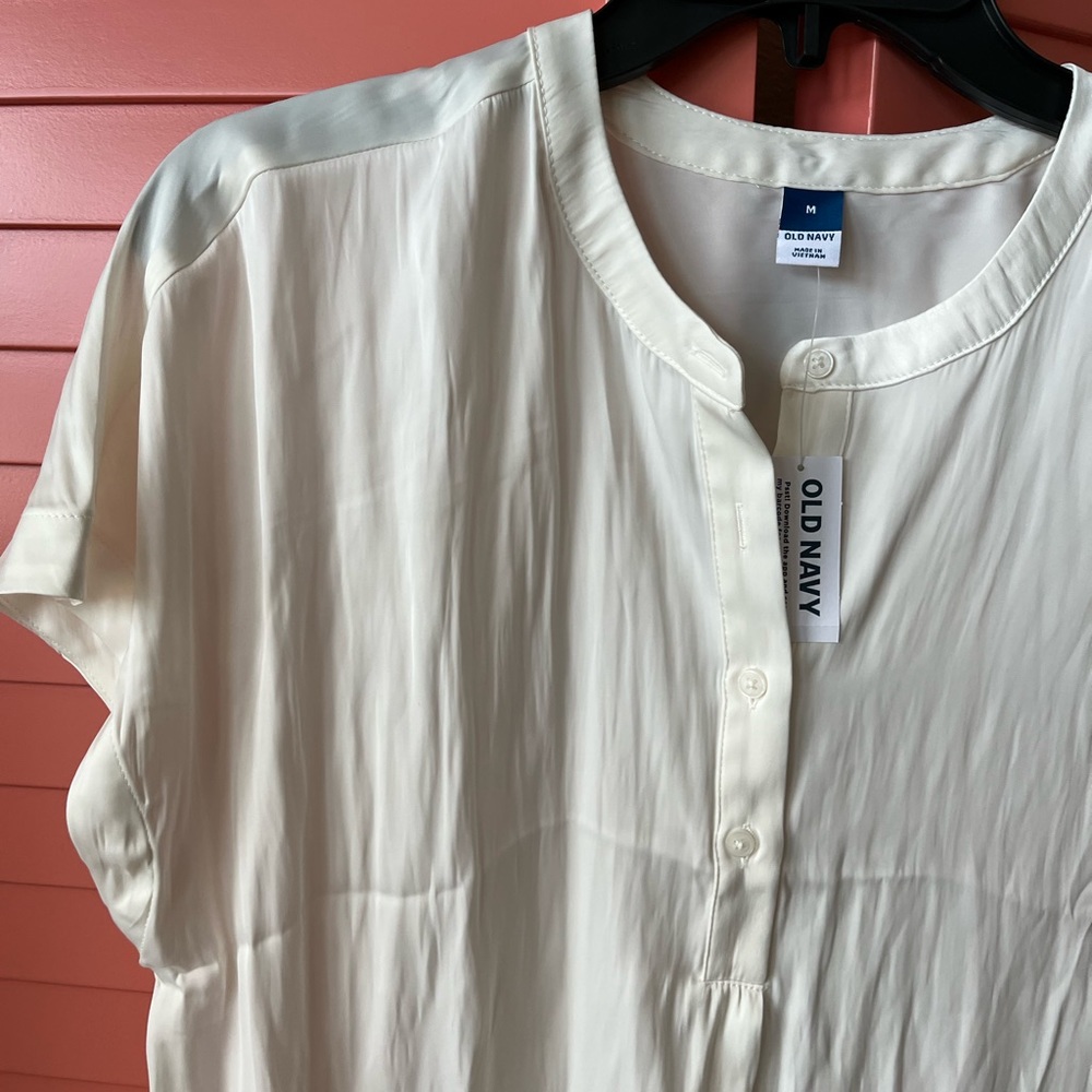 Ivory blouse ✨ - Picture 2 of 4